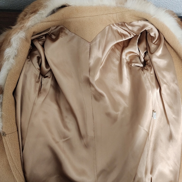 1960s Vintage Jackie Stuart Junior Fur Collar Tan Belted Wool Trench Coat - Picture 9 of 15